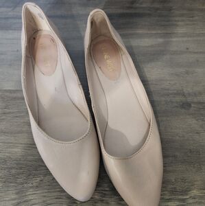 Nude Flats